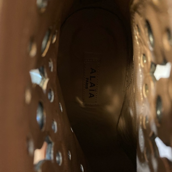 Alaïa Black & Silver Grommet Heeled Boot Suede - Picture 5 of 5